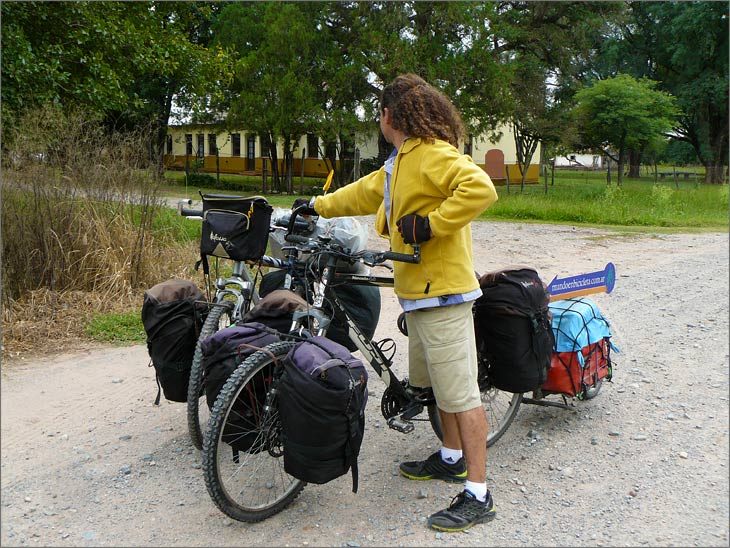 i81_12_escuelas_argentinas_mundoenbicicleta_salta