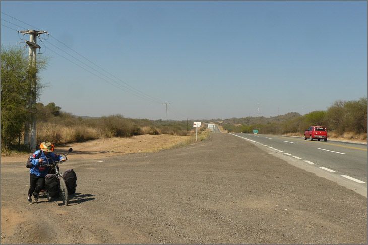 i86_29_palomitas_salta_viajar_mundo_en_bicicleta