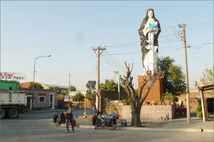 i86_33_guemes_salta_viajar_mundo_en_bicicleta